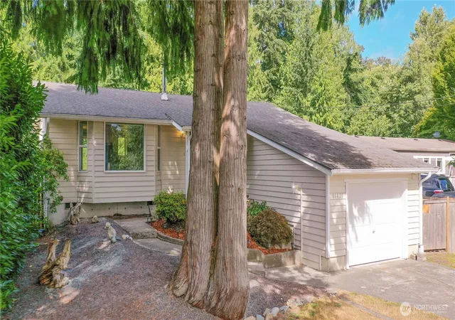 Photo 4 of Condo for sale at 16420 W Lake Goodwin Rd, Stanwood, WA 98292 | MLS# NWM2559846 | Listing updated on 2026-09-30