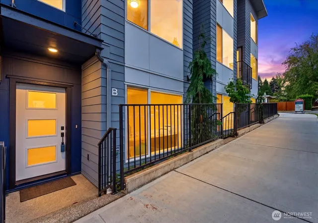 Photo 3 of Townhouse for sale at 14704 Meridian Ave N #B, Shoreline, WA 98133 | MLS# NWM2559853 | Listing updated on 2026-09-25