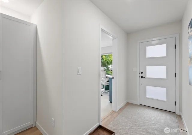 Photo 4 of Townhouse for sale at 14704 Meridian Ave N #B, Shoreline, WA 98133 | MLS# NWM2559853 | Listing updated on 2026-09-25