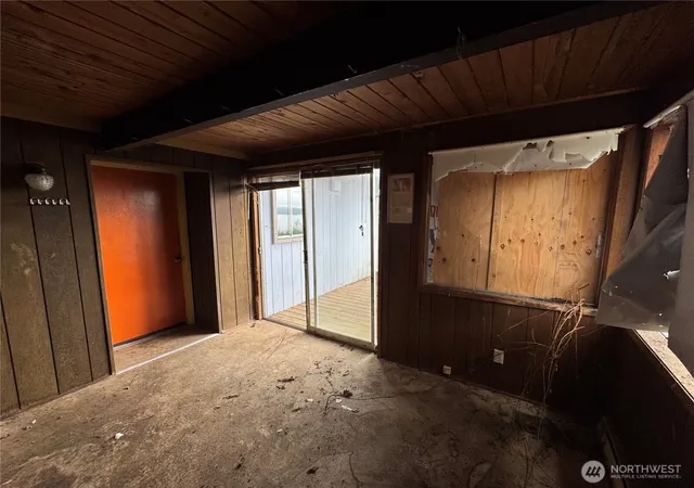 Photo 2 of Sale Pending at 1284 Dines Point Rd, Greenbank, WA 98523 | MLS# NWM2559855 | Listing updated on 2026-09-25