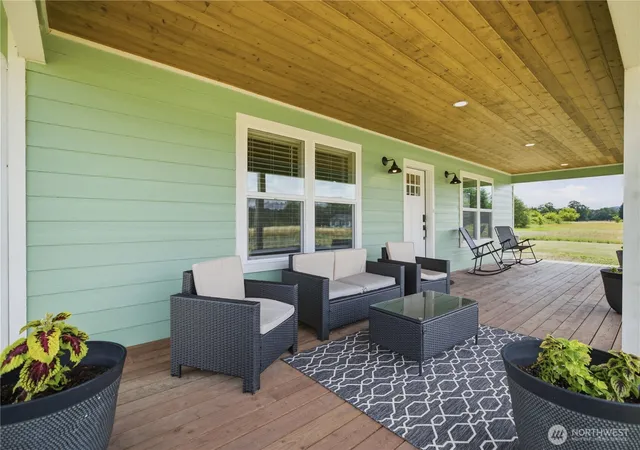 Photo 3 of Single family home for sale at 185 Lilly Wheaton Rd, Raymond, WA 98577 | MLS# NWM2559867 | Listing updated on 2026-09-23