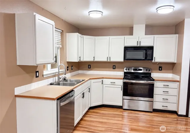 Photo 2 of Single family home for sale at 4919 106th Street Ne, Marysville, WA 98270 | MLS# NWM2559908 | Listing updated on 2026-09-21