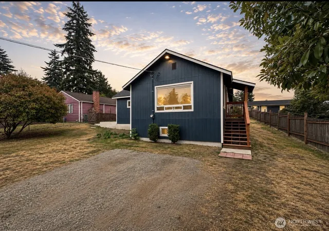 Photo 2 of Single family home for sale at 5523 S Leo St, Seattle, WA 98178 | MLS# NWM2559912 | Listing updated on 2026-09-30