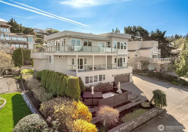 Photo 2 of Single family home for sale at 5711 Upland Ter Ne, Tacoma, WA 98422 | MLS# NWM2559941 | Listing updated on 2026-09-24