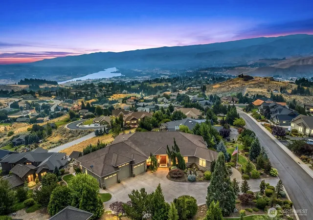 Photo 1 of Single family home for sale at 110 E Mountain Brooke Ln, Wenatchee, WA 98801 | MLS# NWM2559944 | Listing updated on 2026-10-03