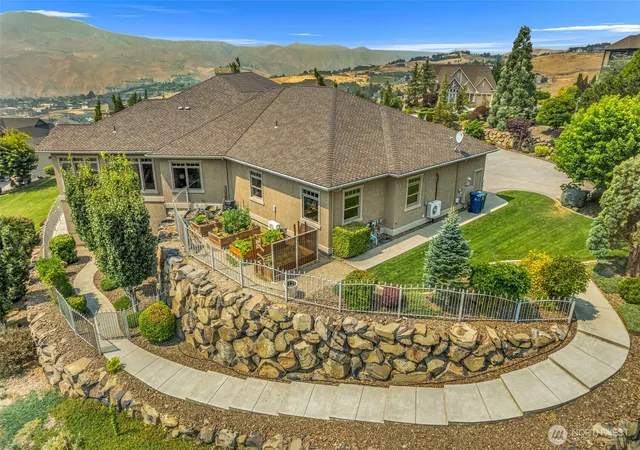 Photo 40 of Single family home for sale at 110 E Mountain Brooke Ln, Wenatchee, WA 98801 | MLS# NWM2559944 | Listing updated on 2026-10-03
