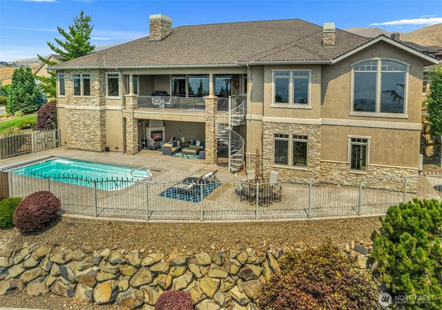 Photo 4 of Single family home for sale at 110 E Mountain Brooke Ln, Wenatchee, WA 98801 | MLS# NWM2559944 | Listing updated on 2026-10-03