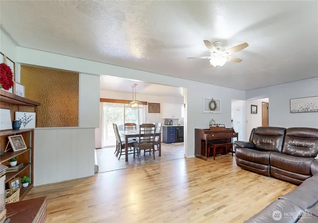 Photo 3 of Single family home for sale at 1316 Callanan Dr, Walla Walla, WA 99362 | MLS# NWM2559947 | Listing updated on 2026-07-28
