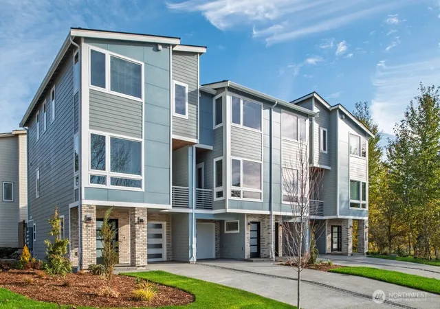 Townhouse for sale at 6609 S 128th Street, Seattle, WA 98178 | MLS# NWM2559966