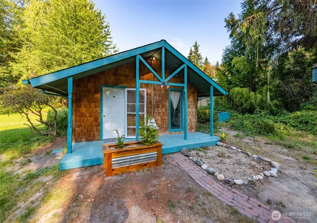 Photo 1 of Sale Pending at 14784 Mountain View Ln, Concrete, WA 98237 | MLS# NWM2559974 | Listing updated on 2026-09-20
