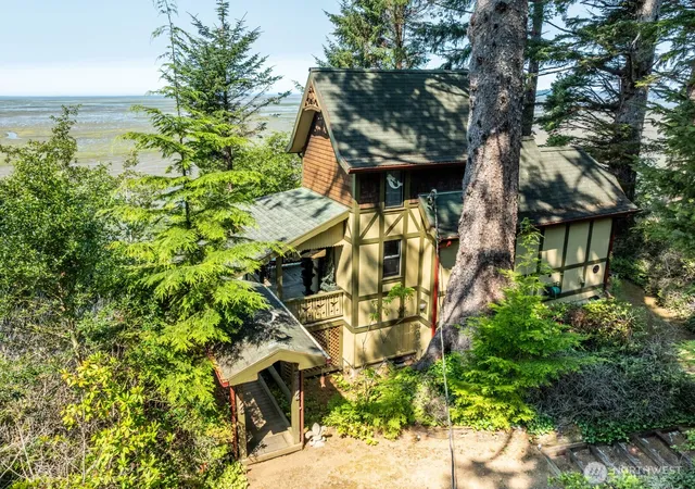 Photo 4 of Sale Pending at 7363 State Route 101, South Bend, WA 98586 | MLS# NWM2560015 | Listing updated on 2026-08-17