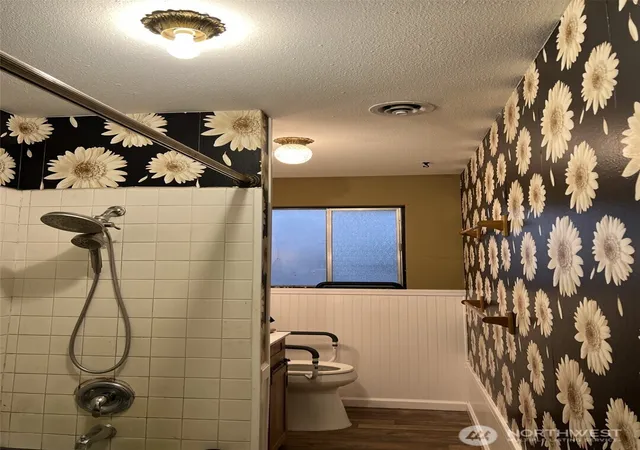Photo 3 of Single family home for sale at 6928 20th Avenue SE, Lacey, WA 98503 | MLS# NWM2560022 | Listing updated on 2026-09-23