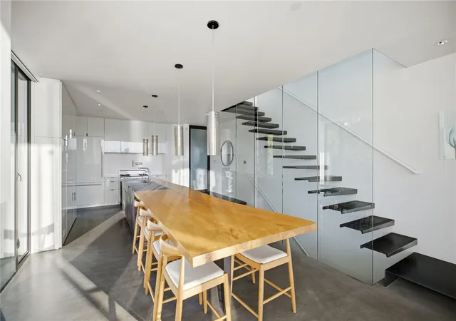 Photo 3 of Single family home for sale at 812 E Blaine St, Seattle, WA 98102 | MLS# NWM2560027 | Listing updated on 2026-10-20
