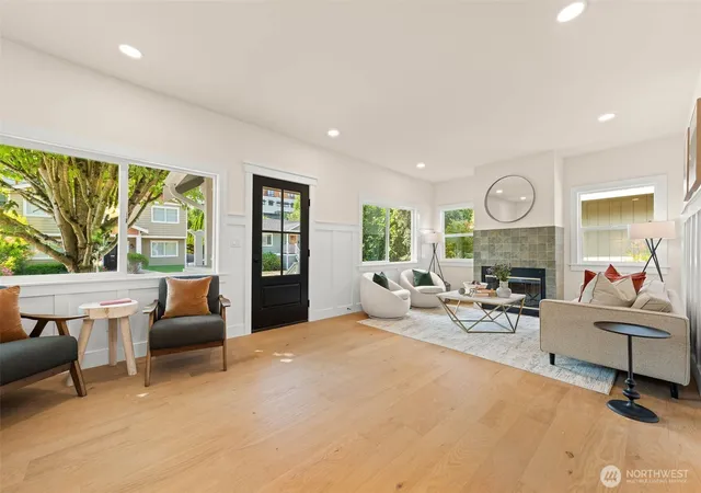 Photo 2 of Single family home for sale at 520 30th Avenue E, Seattle, WA 98112 | MLS# NWM2560040 | Listing updated on 2026-09-24