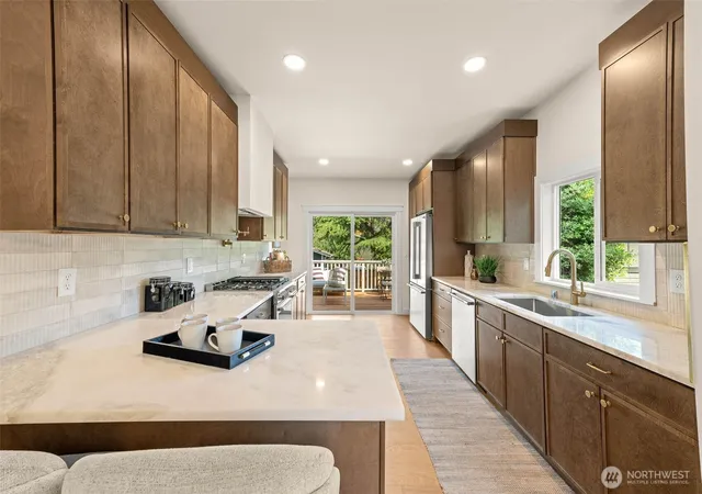 Photo 4 of Single family home for sale at 520 30th Avenue E, Seattle, WA 98112 | MLS# NWM2560040 | Listing updated on 2026-09-24