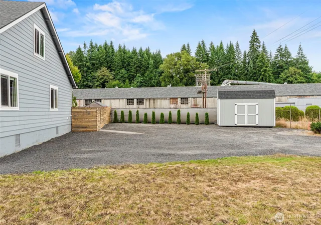 Photo 3 of Single family home for sale at 1404 NW Kerron St, Winlock, WA 98596 | MLS# NWM2560041 | Listing updated on 2026-09-23