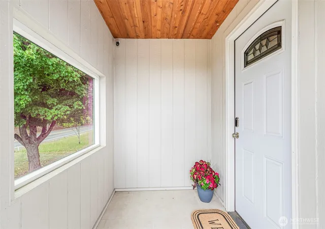 Photo 4 of Single family home for sale at 1404 NW Kerron St, Winlock, WA 98596 | MLS# NWM2560041 | Listing updated on 2026-09-23