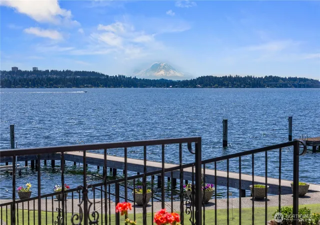 Photo 3 of Mansion for sale at 6669 Ne N Windermere Rd, Seattle, WA 98115 | MLS# NWM2560073 | Listing updated on 2026-09-23