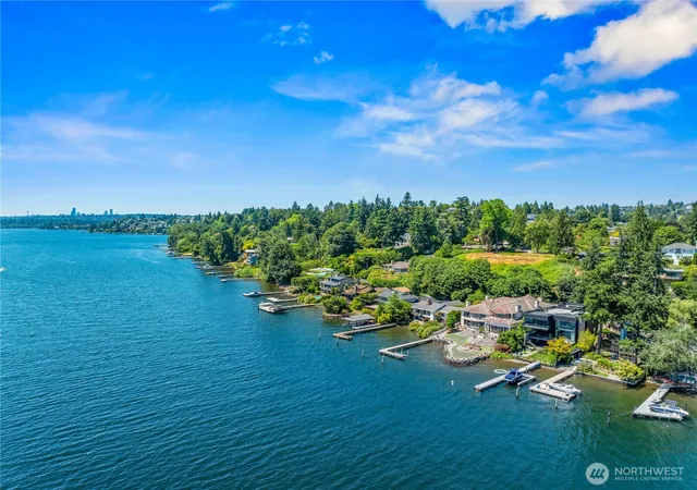 Photo 3 of Single family home for sale at 6669 NE N Windermere Rd, Seattle, WA 98115 | MLS# NWM2560073 | Listing updated on 2026-09-23