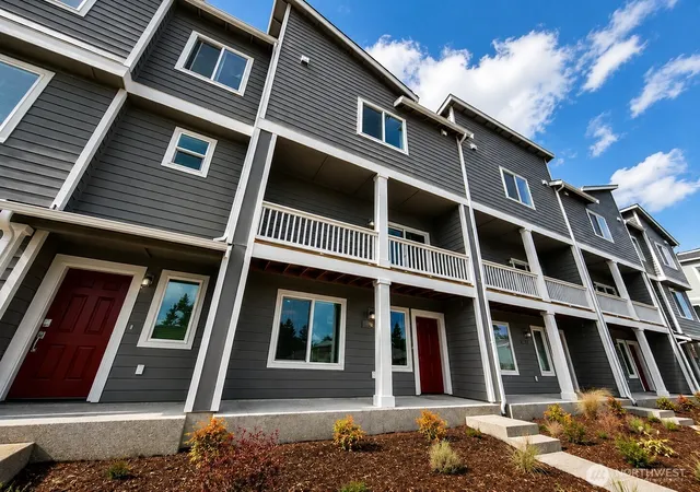 Photo 1 of Sale Pending at 9811 31st Avenue Se #F4, Everett, WA 98208 | MLS# NWM2560077 | Listing updated on 2026-09-25