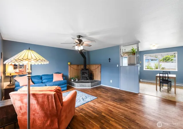 Photo 3 of Sale Pending at 822 Walker Ave, Oak Harbor, WA 98277 | MLS# NWM2560123 | Listing updated on 2026-08-01