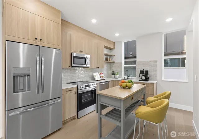 Photo 4 of Townhouse for sale at 1407 29th Avenue #B, Seattle, WA 98122 | MLS# NWM2560144 | Listing updated on 2026-10-01