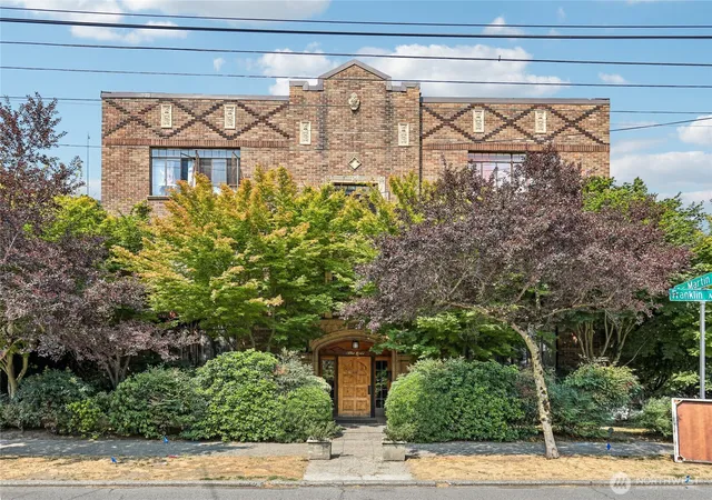 Photo 1 of Condo for sale at 3121 Franklin Ave E #1, Seattle, WA 98102 | MLS# NWM2560151 | Listing updated on 2026-09-25