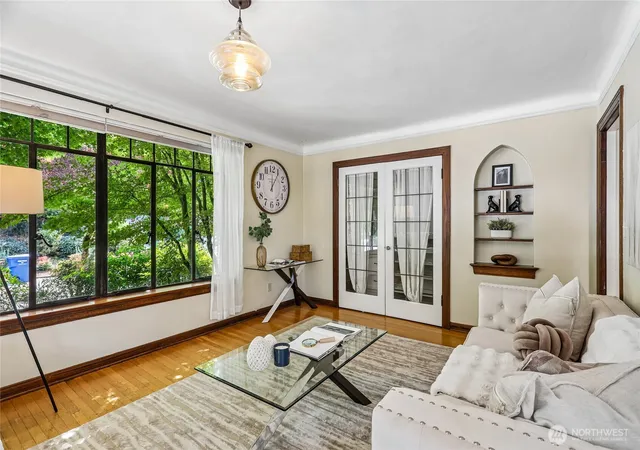 Photo 4 of Condo for sale at 3121 Franklin Ave E #1, Seattle, WA 98102 | MLS# NWM2560151 | Listing updated on 2026-09-25