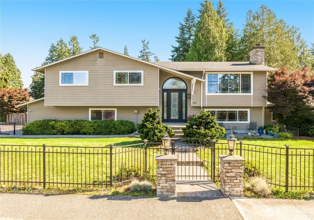 Photo 1 of Single family home for sale at 804 15th Street Sw, Edmonds, WA 98020 | MLS# NWM2560164 | Listing updated on 2026-09-22