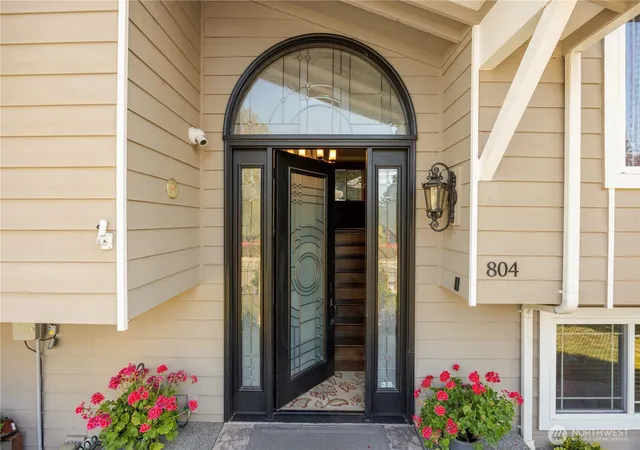 Photo 3 of Single family home for sale at 804 15th Street SW, Edmonds, WA 98020 | MLS# NWM2560164 | Listing updated on 2026-09-22