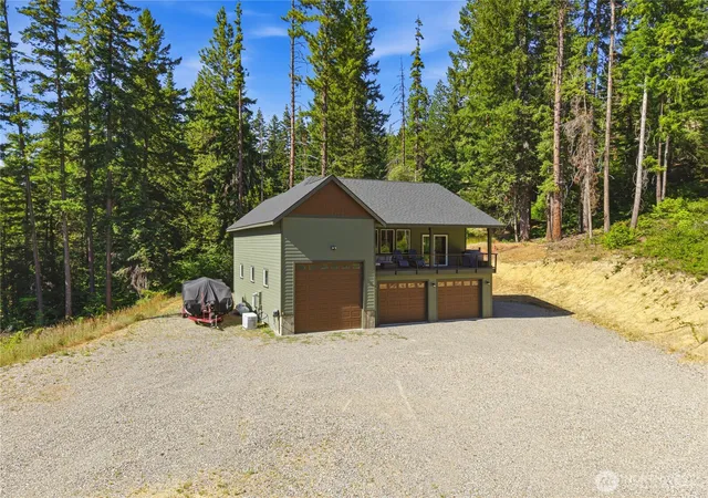 Photo 2 of Single family home for sale at 811 Wadsworth Loop, Ronald, WA 98940 | MLS# NWM2560213 | Listing updated on 2026-09-26