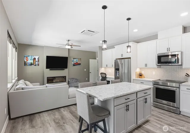 Photo 4 of Single family home for sale at 811 Wadsworth Loop, Ronald, WA 98940 | MLS# NWM2560213 | Listing updated on 2026-09-26
