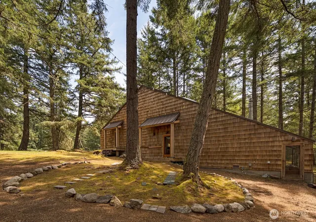 Photo 1 of Single family home for sale at 28 Channel Hts Way, Friday Harbor, WA 98250 | MLS# NWM2560222 | Listing updated on 2026-09-23
