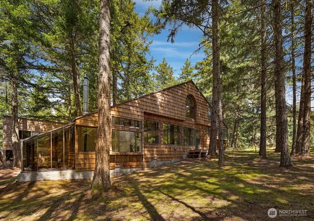 Photo 3 of Single family home for sale at 28 Channel Hts Way, Friday Harbor, WA 98250 | MLS# NWM2560222 | Listing updated on 2026-09-23