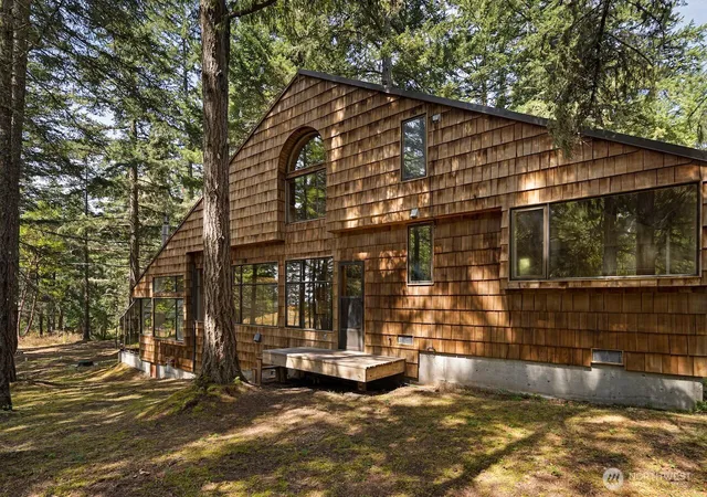 Photo 4 of Single family home for sale at 28 Channel Hts Way, Friday Harbor, WA 98250 | MLS# NWM2560222 | Listing updated on 2026-09-23