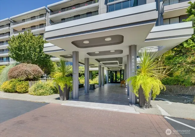 Photo 3 of Sale Pending at 6535 Seaview Ave Nw #305B, Seattle, WA 98117 | MLS# NWM2560240 | Listing updated on 2026-09-30