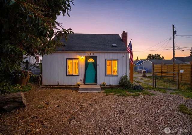 Photo 2 of Single family home for sale at 509 S 60th Street, Tacoma, WA 98408 | MLS# NWM2560249 | Listing updated on 2026-09-23
