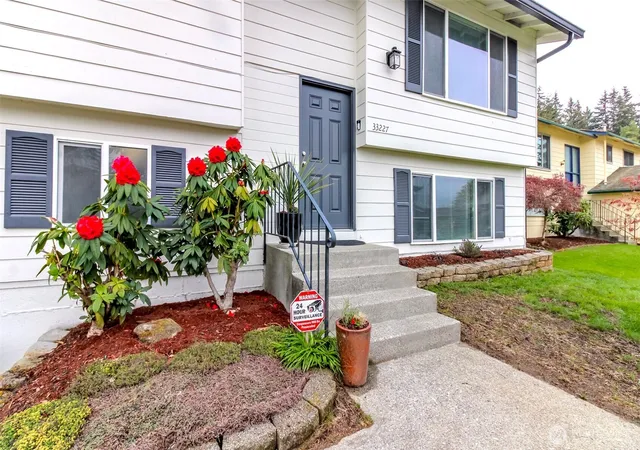 Photo 2 of Single family home for sale at 33227 39th Avenue Sw, Federal Way, WA 98023 | MLS# NWM2560255 | Listing updated on 2026-09-23