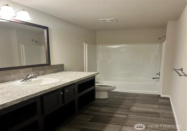 Photo 4 of Manufactured home for sale at 4501 Addy St #121, Washougal, WA 98671 | MLS# NWM2560265 | Listing updated on 2026-09-23