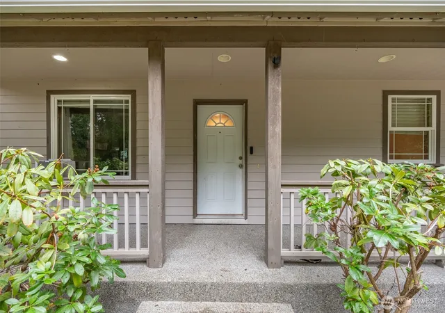 Photo 3 of Single family home for sale at 17015 Arborvitae Ct Se, Yelm, WA 98597 | MLS# NWM2560286 | Listing updated on 2026-10-01