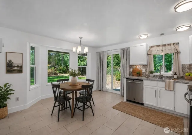 Photo 3 of Sale Pending at 40 E Lambeth Way, Shelton, WA 98584 | MLS# NWM2560292 | Listing updated on 2026-08-20
