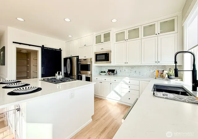 Photo 4 of Single family home for sale at 7014 Cascade Ave SE, Snoqualmie, WA 98065 | MLS# NWM2560302 | Listing updated on 2026-09-30