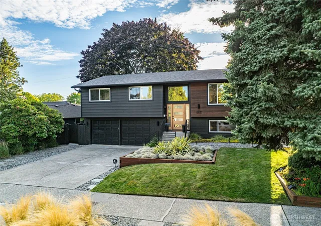 Photo 3 of Sale Pending at 8837 34th Avenue Sw, Seattle, WA 98126 | MLS# NWM2560327 | Listing updated on 2026-08-05