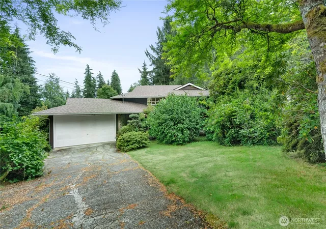 Photo 1 of Sale Pending at 805 Valley View Way, Aberdeen, WA 98520 | MLS# NWM2560356 | Listing updated on 2026-08-18