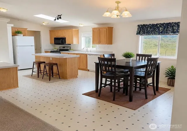 Photo 3 of Manufactured home for sale at 81 Morrow St, Endicott, WA 99125 | MLS# NWM2560366 | Listing updated on 2026-10-05