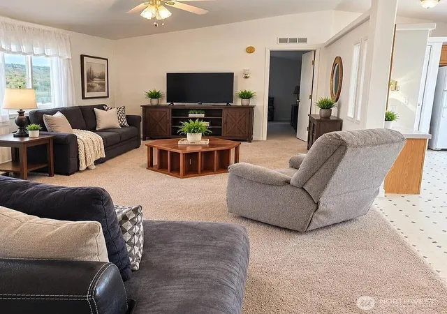 Photo 3 of Manufactured home for sale at 81 Morrow St, Endicott, WA 99125 | MLS# NWM2560366 | Listing updated on 2026-10-05