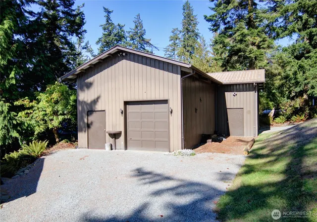 Photo 4 of Single family home for sale at 17368 Maple Ln, La Conner, WA 98257 | MLS# NWM2560378 | Listing updated on 2026-09-23