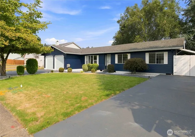 Photo 3 of Sale Pending at 236 Sparks Dr, Kelso, WA 98626 | MLS# NWM2560385 | Listing updated on 2026-09-25