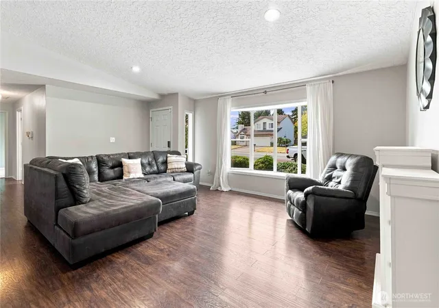 Photo 4 of Sale Pending at 236 Sparks Dr, Kelso, WA 98626 | MLS# NWM2560385 | Listing updated on 2026-09-25