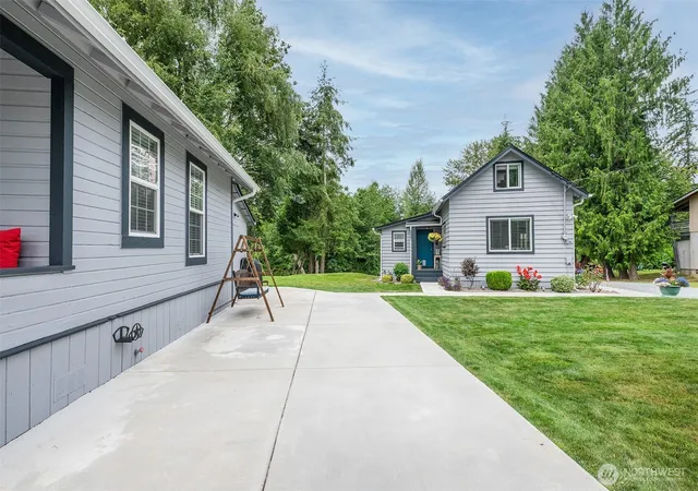 Photo 3 of Single family home for sale at 845 3rd Avenue Nw, Issaquah, WA 98027 | MLS# NWM2560396 | Listing updated on 2026-09-23